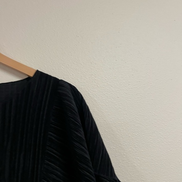 Madewell Texture & Thread Micropleat Top in Black S - Picture 7 of 8